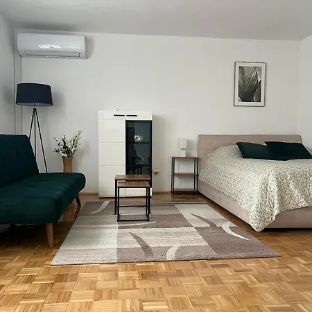 Emma شقة ترافنيك