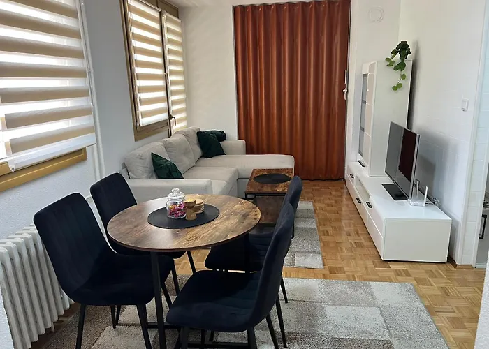 Emma * 特拉夫尼克